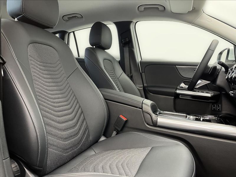 Mercedes-Benz GLA 250e s hybridní technologií EQ - fotka 15 z 21