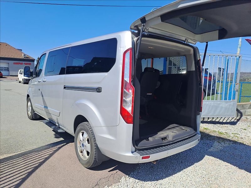 Ford Tourneo Custom 2,0 TDCI 9 MÍST - fotka 4 z 21