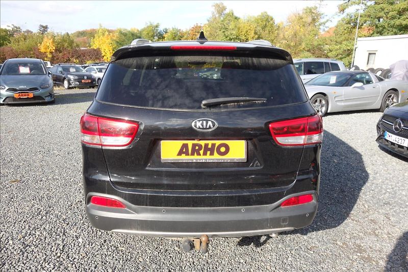 Kia Sorento 2,2 CRDi 147KW,ČR,AWD,7 MÍST. - fotka 4 z 5