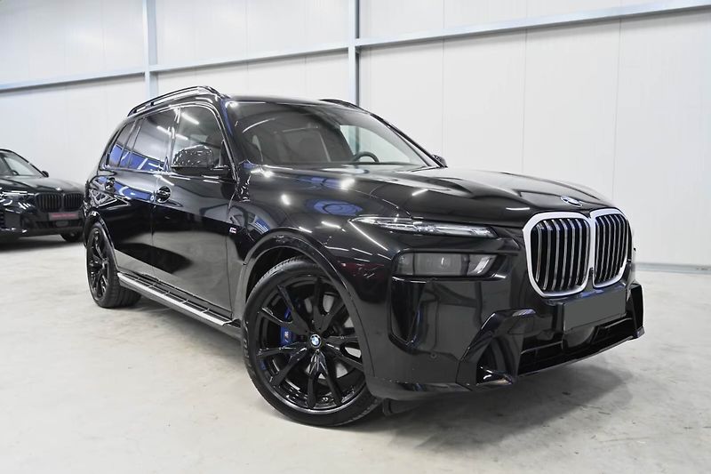 BMW X7 xDrive40d M-Sport Pro 6 míst - fotka 1 z 17