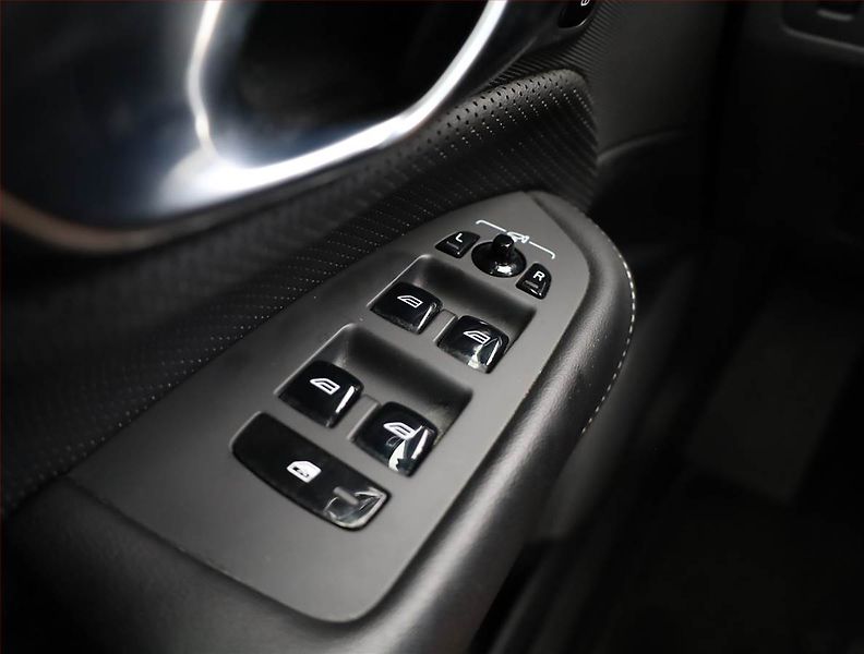 Volvo XC90 (2021) B6 AWD - fotka 18 z 22