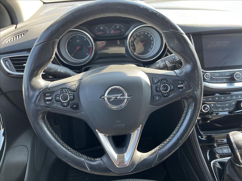Opel Astra 1,6 CDTi + KLIMA NAVI SERVIS - fotka 15 z 42