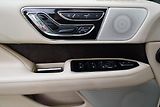 Lincoln Navigator - náhled 12