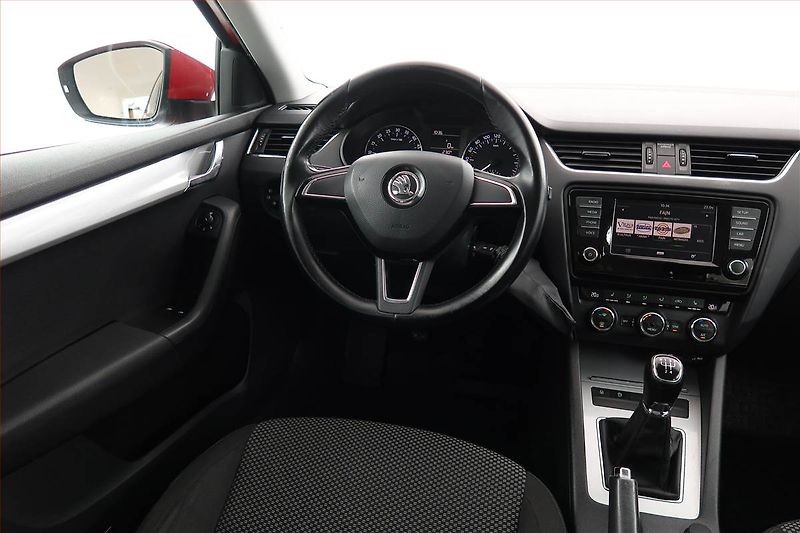 Škoda Octavia (2016) Ambition 1.6 TDI, Serv.kniha - fotka 7 z 14