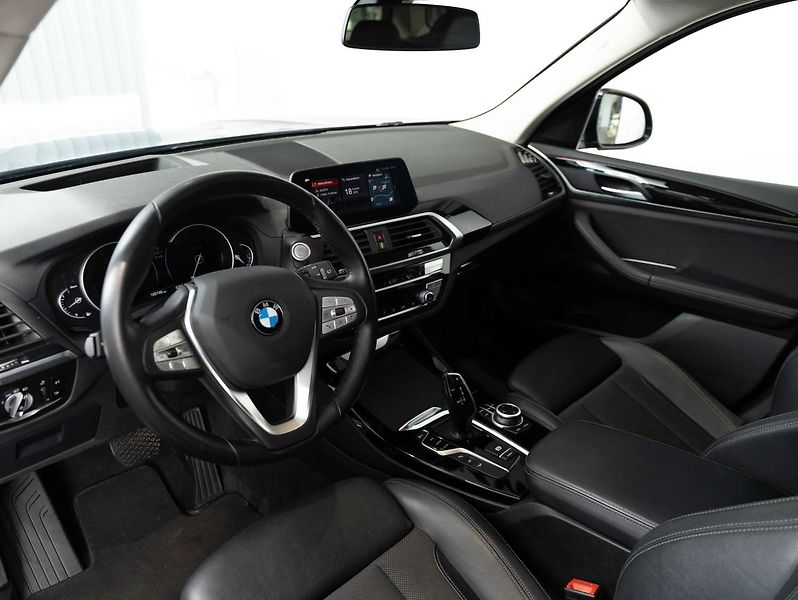 BMW X3 xDrive20d - fotka 11 z 21
