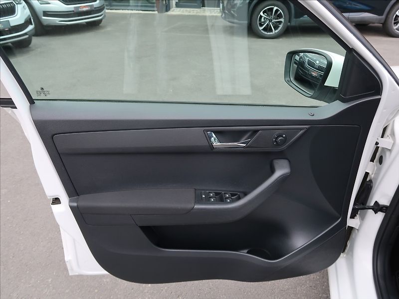 Škoda Fabia 1,0 TSi,70kW,1majČR,serv.k,DPH - fotka 19 z 28