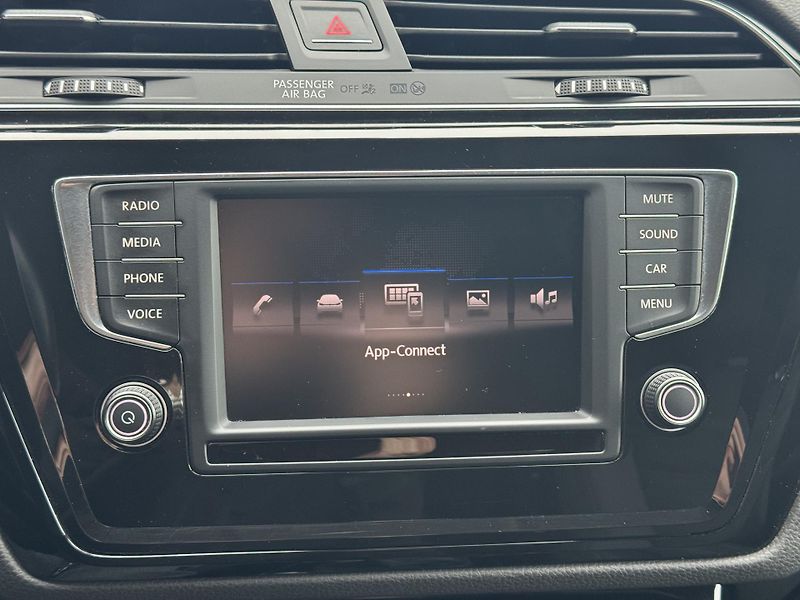 Volkswagen Touran (2017) 1.4TSi Highline 7míst RZV - fotka 30 z 48