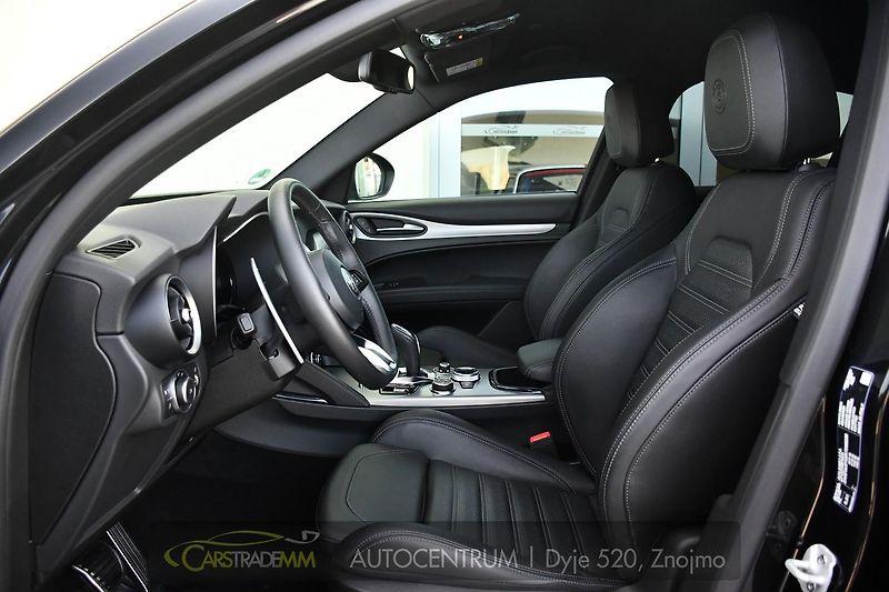 Alfa Romeo Stelvio 2,2 D 16V 210k Veloce AT8-Q4 - fotka 10 z 55