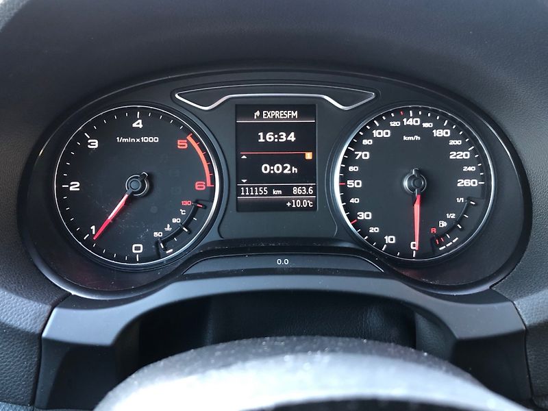 Audi A3 (2014) 1.6 TDi S-line - fotka 18 z 25