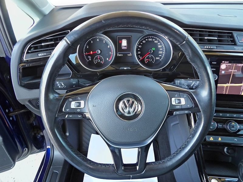 Volkswagen Touran 1.5TSI DSG Highline 7 míst TZ - fotka 15 z 37