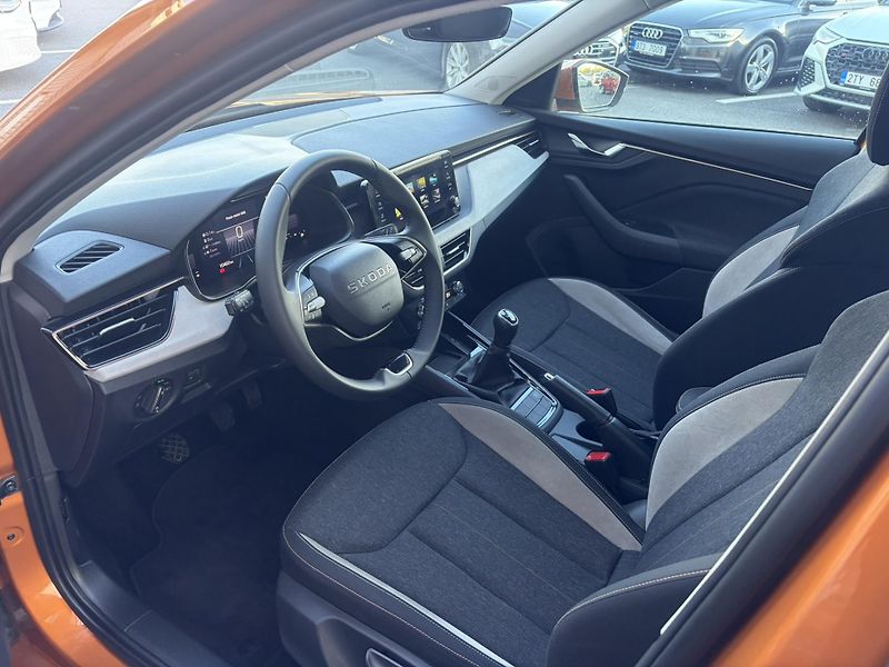 Škoda Scala 1.0TSi Top Selrction 85kW - fotka 13 z 23