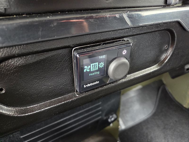 Land Rover Defender TDi HOBSON Military - RENOVACE - fotka 13 z 44