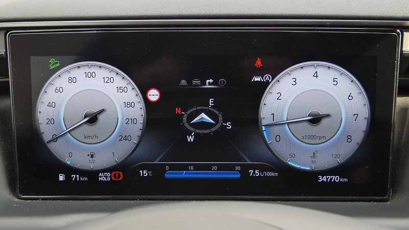 Hyundai Tucson 1.6 T-GDI N Line - fotka 13 z 22