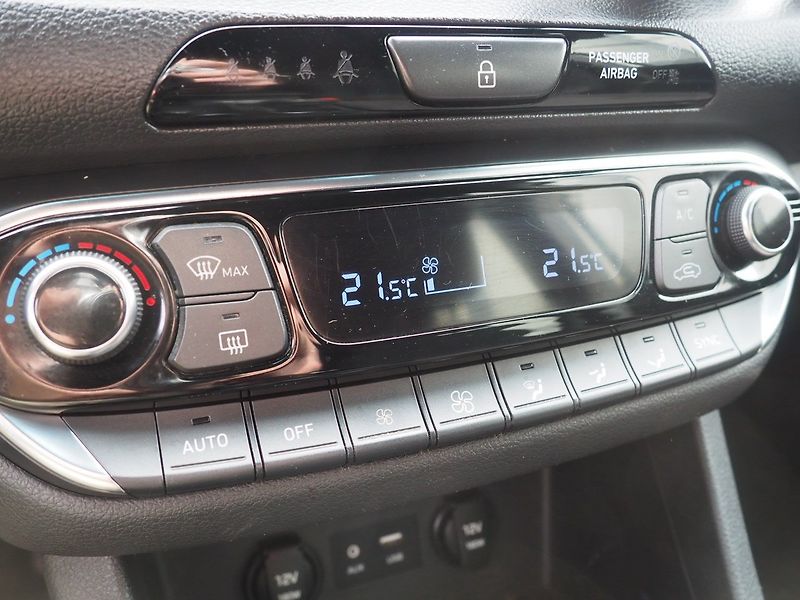 Hyundai i30 1.4-GDI, 103 kW, CZ, Navi - fotka 32 z 47