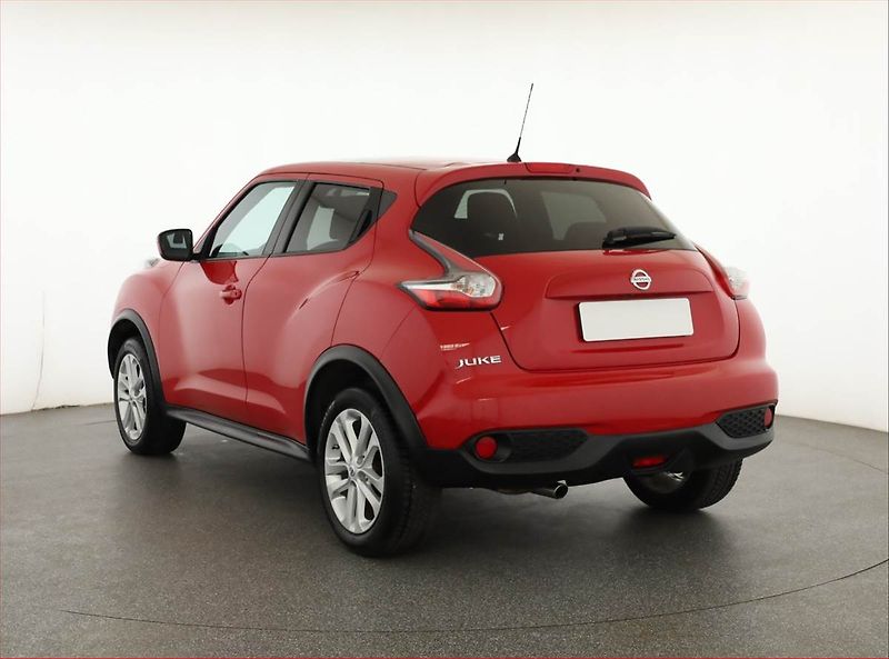 Nissan Juke (2015) 1.6 i, Automat, Serv.kniha - fotka 4 z 17