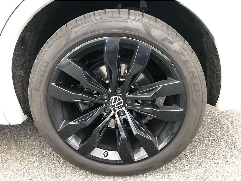 Volkswagen Touareg 3.0 TDI R-Line - fotka 14 z 30