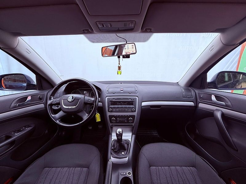 Škoda Octavia 1.6 TDi Elegance, ČR - fotka 14 z 22