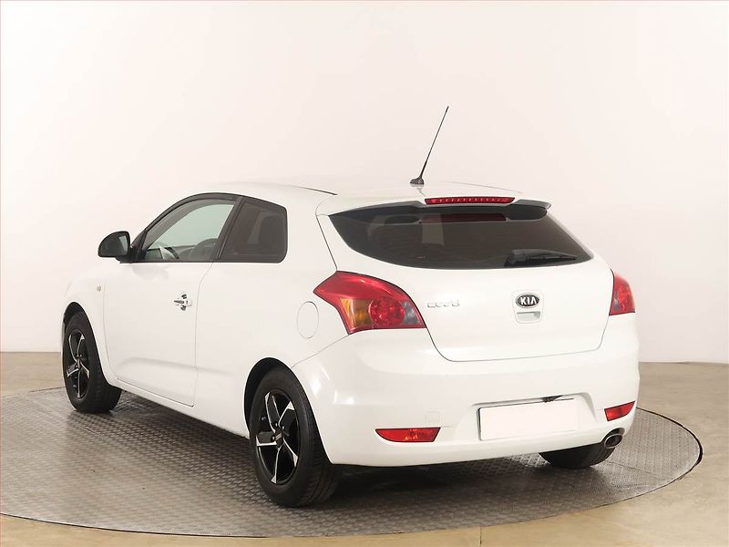 Kia Ceed (2009) 1.4 CVVT, Serv.kniha, nová STK - fotka 4 z 16