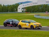 Rychlé Renaulty na Autodromu v Mostě.