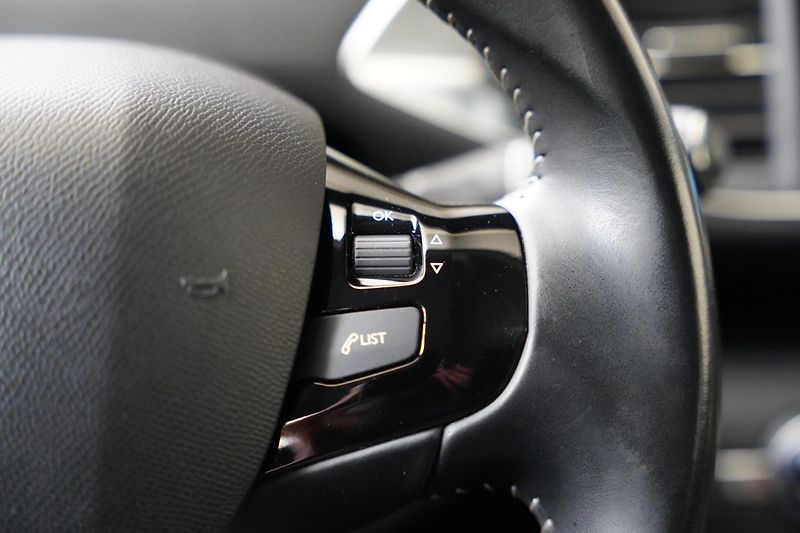 Peugeot 308 - fotka 16 z 24