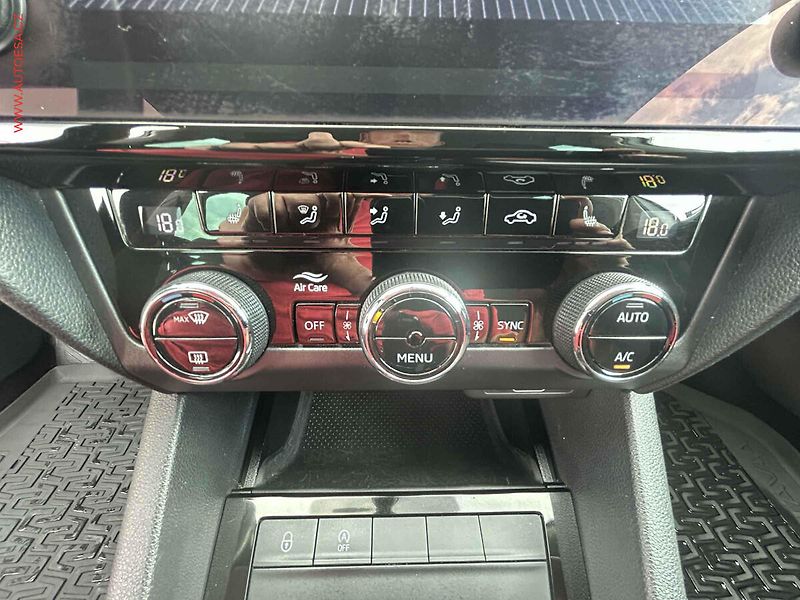 Škoda Octavia (2018) 1.4 TSI, 2.maj,ČR, autoAC - fotka 14 z 19