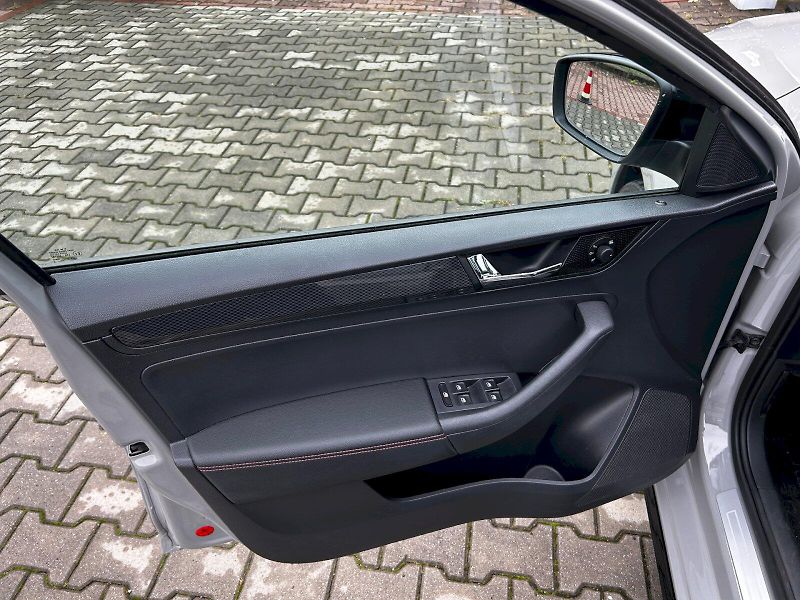 Škoda Rapid (2018) 1.0 TSI 70kW MP5 Monte Carlo - fotka 20 z 32