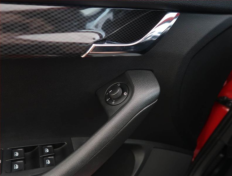 Škoda Octavia (2016) 2.0 TDI, Automat, Kůže, Navi - fotka 25 z 26