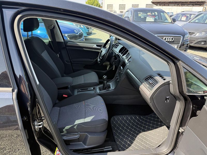 Volkswagen Golf 1.2 TSI DIGIKLIMA  - fotka 10 z 13