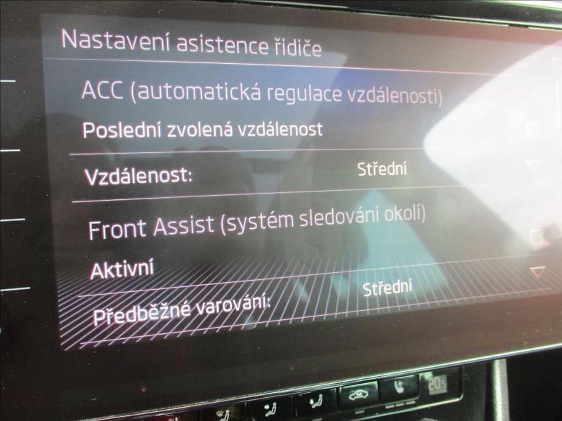 Škoda Superb 2,0 TDi,L&K,PANORAMA,DPH,CZ, - fotka 24 z 50