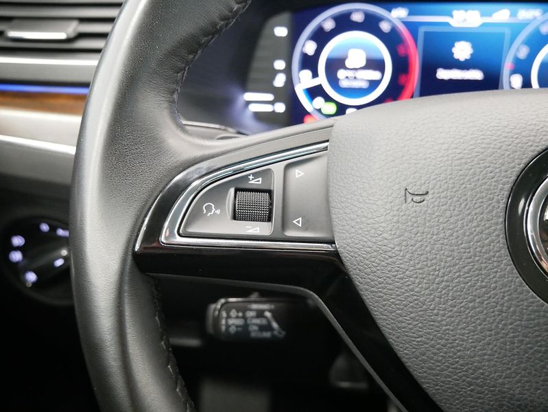 Škoda Superb - fotka 15 z 26