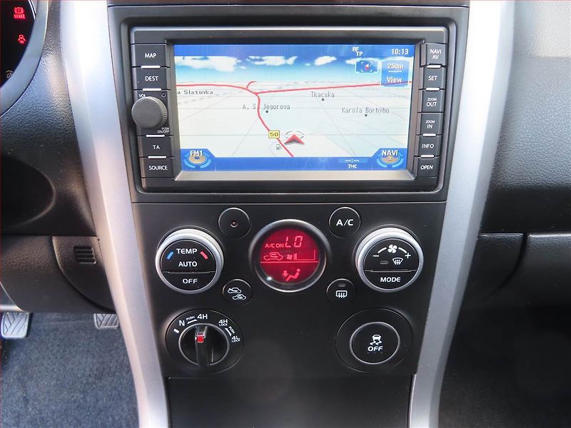 Suzuki Grand Vitara (2012) 1.9 DDiS, 4X4, Serv.kniha - fotka 12 z 17