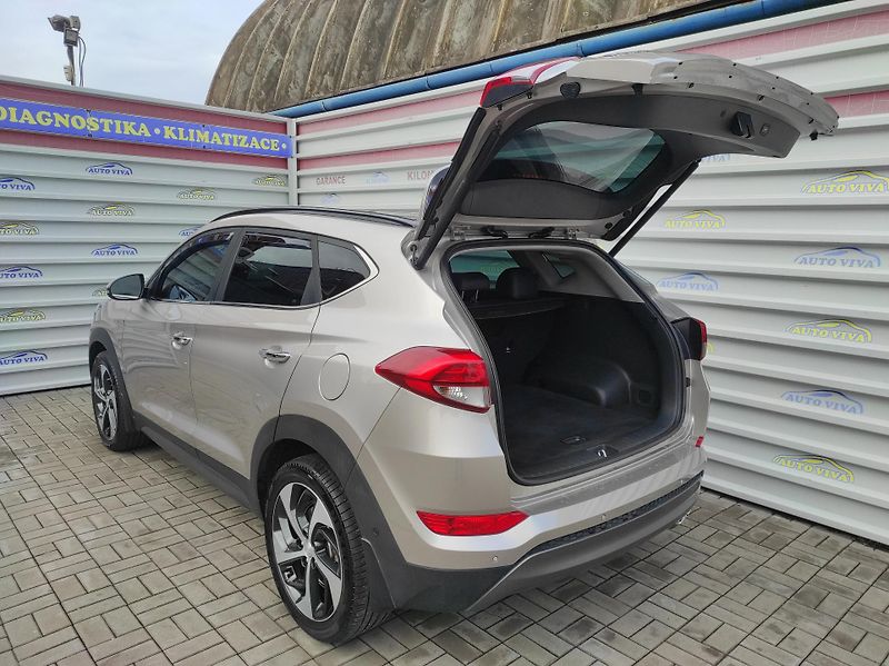 Hyundai Tucson 2.0 CRDI 136KW Style 4x4 - fotka 4 z 45