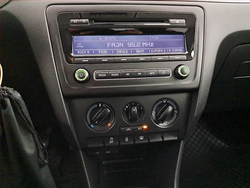 Škoda Rapid (2014) Spaceback 1.6 TDI, Tempomat - fotka 12 z 16