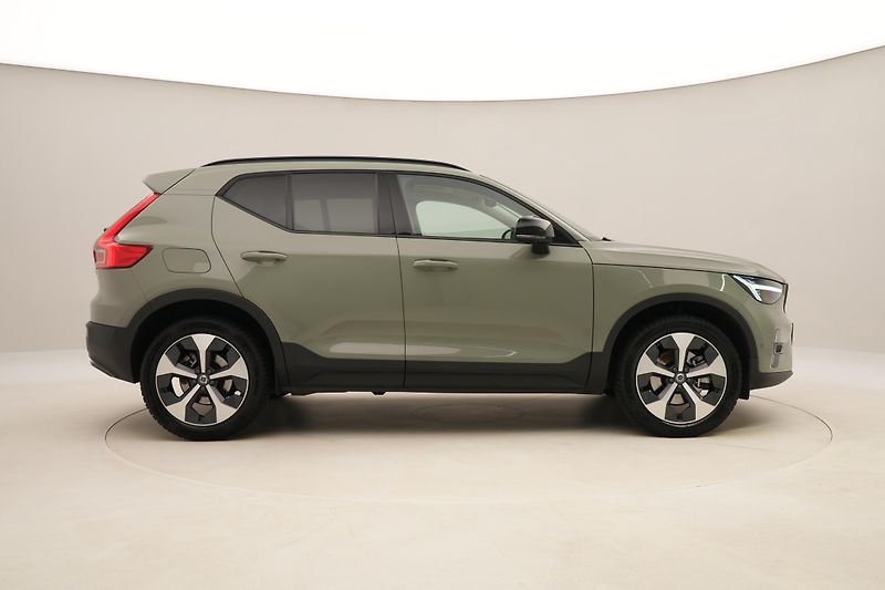 Volvo XC40 B4 DARK ULTRA AUT CZ - fotka 14 z 59