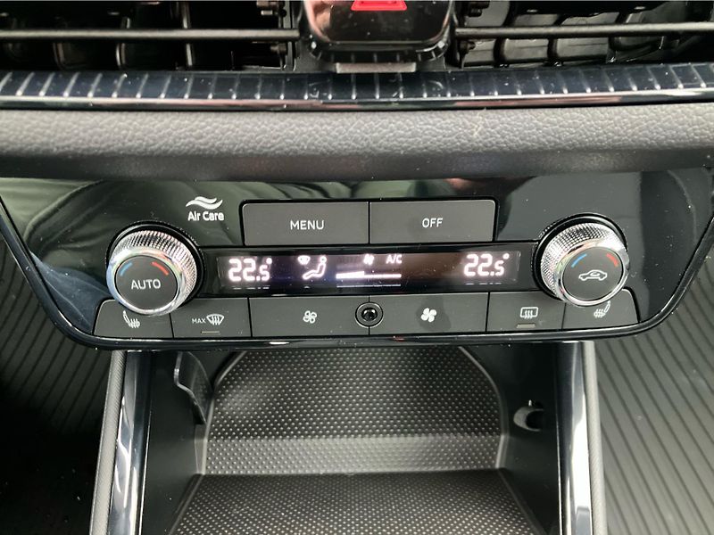 Škoda Fabia 1,0 MPI 59 kW Selection - fotka 20 z 29