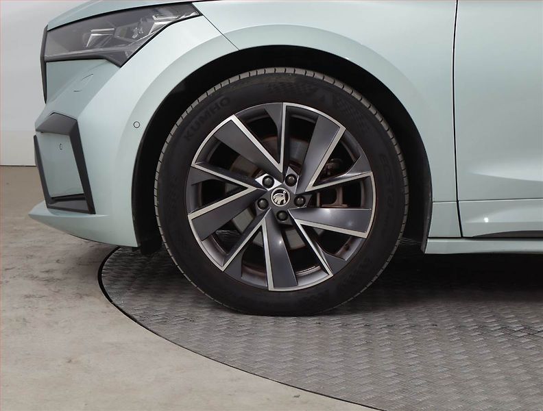 Škoda Enyaq (2023) Sportline iV 60 (62 kWh) - fotka 15 z 22