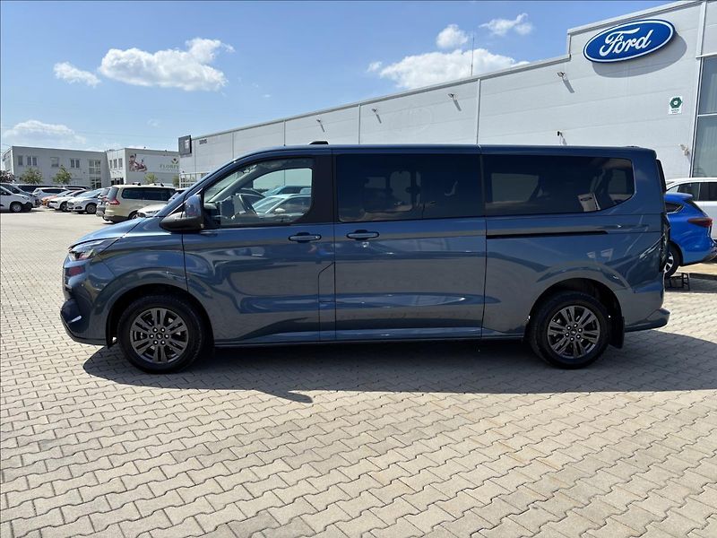 Ford Tourneo Custom 2,0 EcoBlue 125kW Titanium L2 - fotka 2 z 38