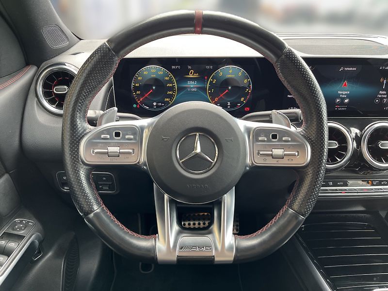 Mercedes-Benz GLB Mercedes-AMG 35 4MATIC Night - fotka 11 z 18