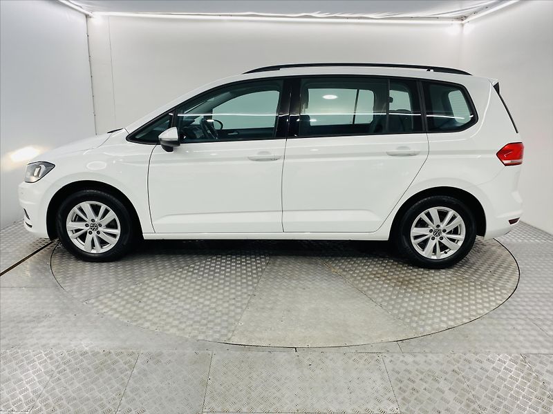 Volkswagen Touran 2,0 TDI DSG 110kW - fotka 3 z 25