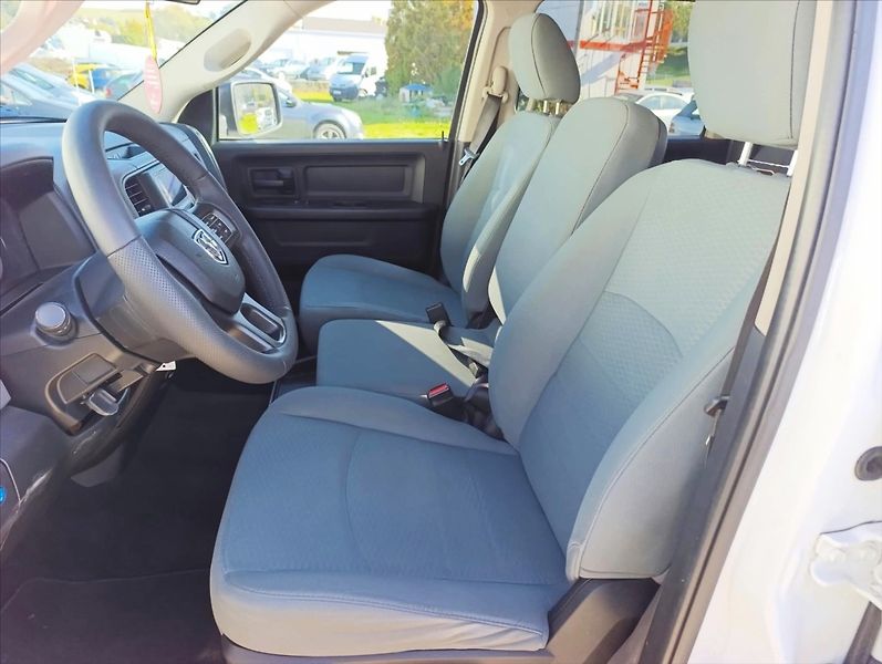 Dodge RAM 1500 3,6 i 4x4 Automat 6míst Tažné - fotka 14 z 35