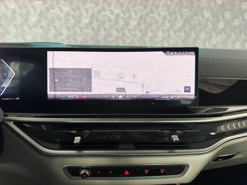 BMW X5 (2025) xDrive30d - fotka 18 z 21