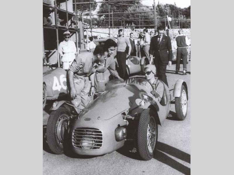 Maria Teresa de Filippis byla první ženou, která kdy řídila vůz Formule 1 při Grand Prix. Motoristický svět ji znal pod přezdívkou Pilotino.