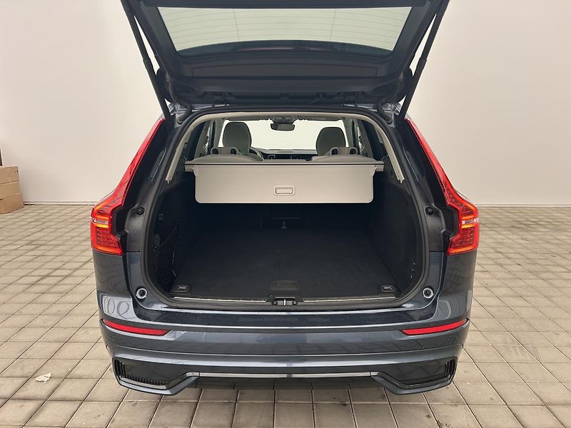 Volvo XC60 2.0  B4 4x4 ULTIMATE - fotka 9 z 33