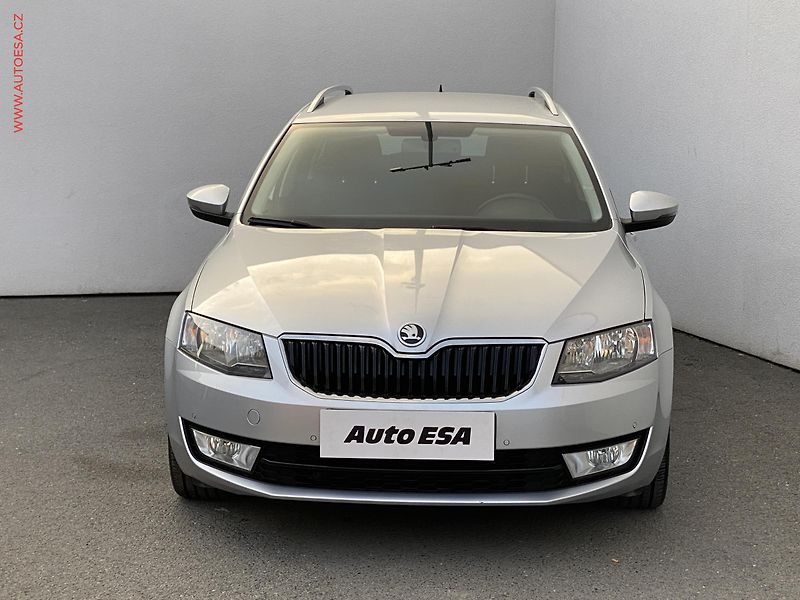 Škoda Octavia (2015) 1.6 TDI, ČR, AC, výhřev sed. - fotka 2 z 17
