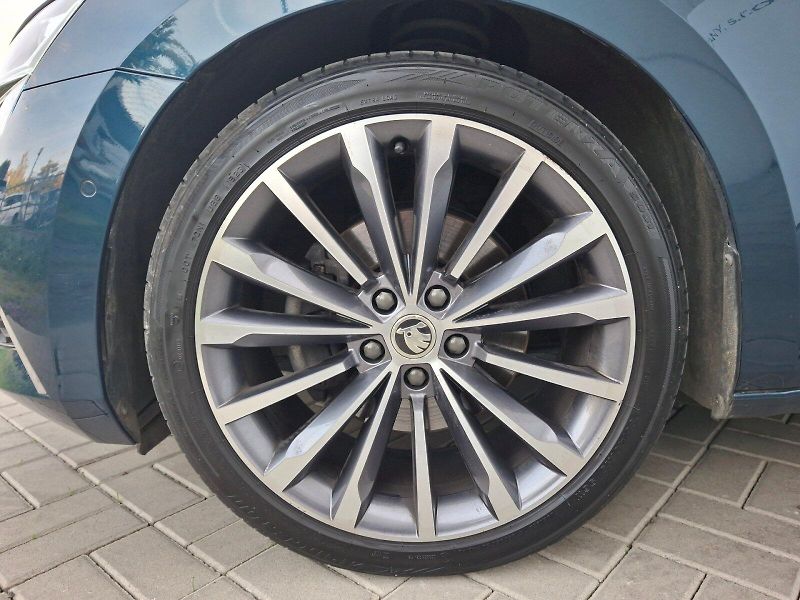 Škoda Superb (2023) Combi L&K DSG 4x4 2,0TDi 147kW - fotka 35 z 35