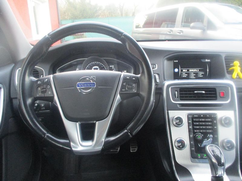 Volvo V60 D5 AWD Polestar - fotka 20 z 39