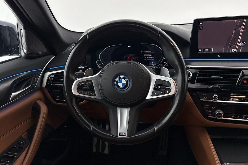 BMW Řada 5 545e xDrive - fotka 9 z 14