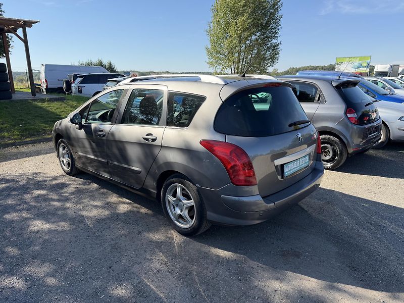 Peugeot 308 1.6 HDI - fotka 8 z 22
