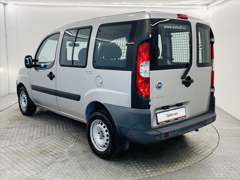 Fiat Dobló 1,4 i 57 kW - fotka 14 z 17