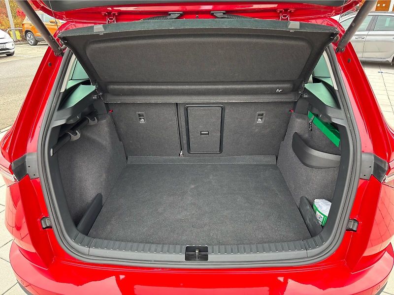 Škoda Karoq 2,0 TDI 110 kW TOP SELECTION D - fotka 29 z 30